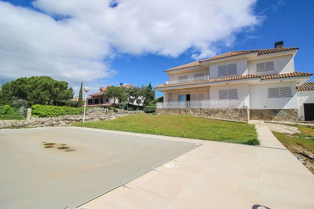 Foto 2 de Casa en venda a Alpedrete de 4 habitacions amb terrassa i piscina