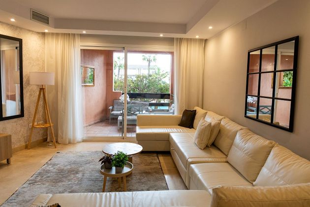 Foto 1 de Pis en venda a pasaje Palacio Alhambra de 3 habitacions amb terrassa i piscina