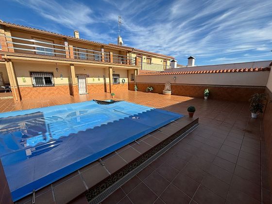 Foto 2 de Casa en venda a Loja de 4 habitacions amb terrassa i piscina