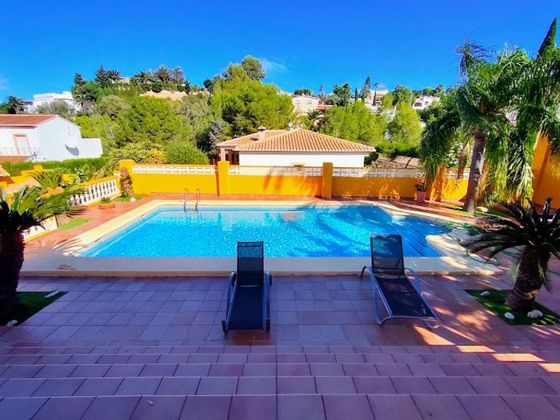Foto 2 de Venta de chalet en El Montgó de 6 habitaciones con terraza y piscina