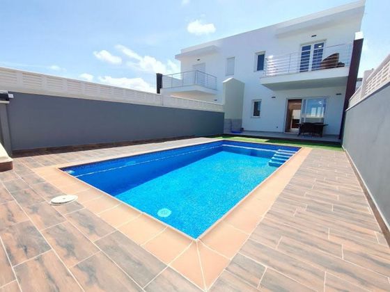 Foto 2 de Casa adossada en venda a Verger / Vergel de 3 habitacions amb terrassa i piscina