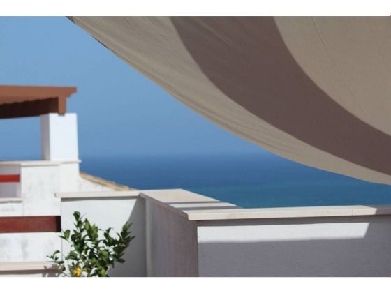 Foto 1 de Àtic en venda a calle Alcaidesa de 2 habitacions amb terrassa i piscina