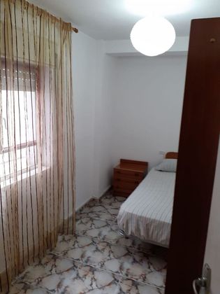 Foto 2 de Pis en venda a avenida De Federico Anaya de 3 habitacions amb balcó i calefacció