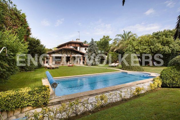 Foto 2 de Xalet en venda a Santa María de Getxo de 5 habitacions amb terrassa i piscina