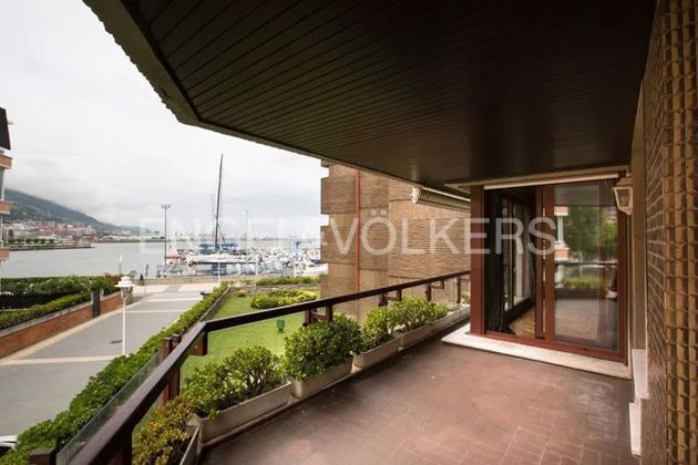 Foto 1 de Pis en venda a Las Arenas Centro de 4 habitacions amb terrassa i piscina