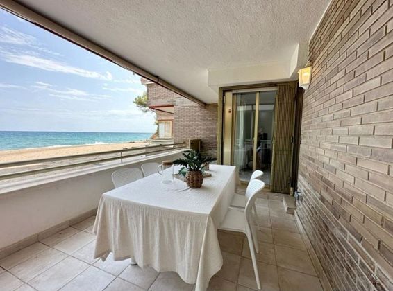 Foto 2 de Piso en venta en Miami Platja - Miami Playa de 3 habitaciones con terraza y garaje