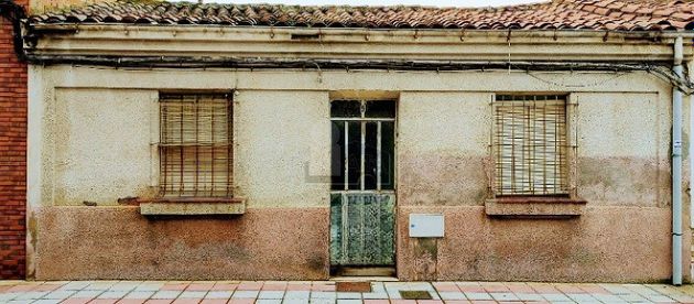 Foto 2 de Casa adossada en venda a calle Medulio de 2 habitacions amb jardí