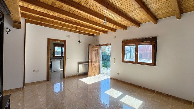 Foto 1 de Xalet en venda a Calzada del Coto de 2 habitacions amb garatge i jardí