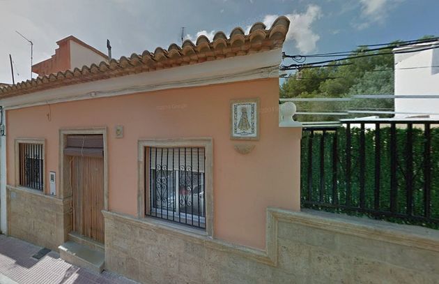 Foto 1 de Venta de casa en Llaurí de 4 habitaciones con terraza y piscina