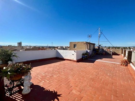 Foto 1 de Ático en venta en Centro - Alcazares, Los de 4 habitaciones con terraza y balcón