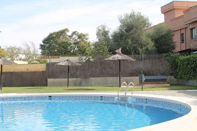 Foto 1 de Piso en venta en Noreste-Granja de 2 habitaciones con terraza y piscina