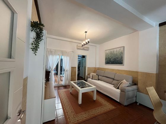 Foto 2 de Casa adossada en venda a Nervión de 4 habitacions amb terrassa i aire acondicionat