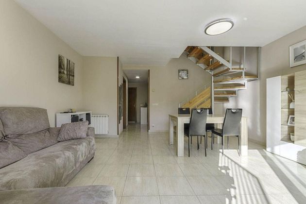 Foto 2 de Dúplex en venta en Parc Bosc - Castell de 3 habitaciones con terraza y garaje