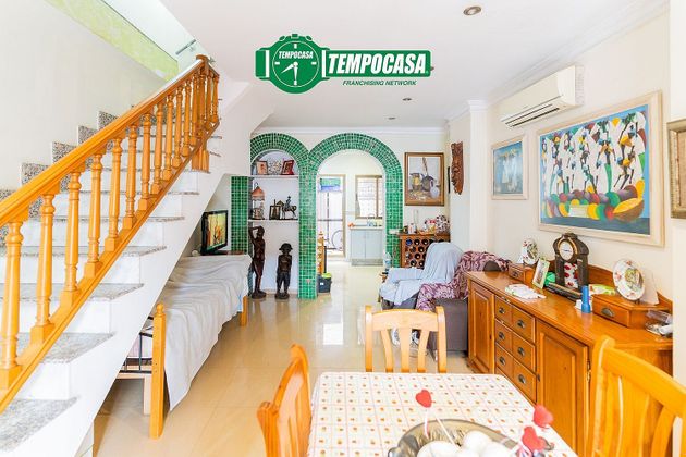 Foto 1 de Casa en venda a Natzaret de 4 habitacions amb terrassa i balcó
