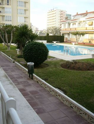 Foto 1 de Casa en venta en Playa de Gandia de 3 habitaciones con terraza y piscina