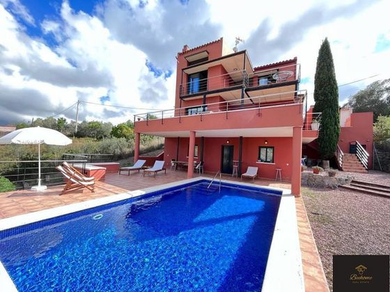 Foto 1 de Chalet en venta en Olivella de 5 habitaciones con terraza y piscina