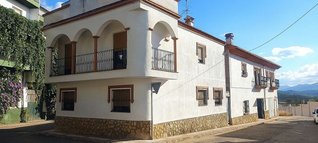 Foto 1 de Casa en venda a calle Guadalimar de 3 habitacions amb balcó i calefacció