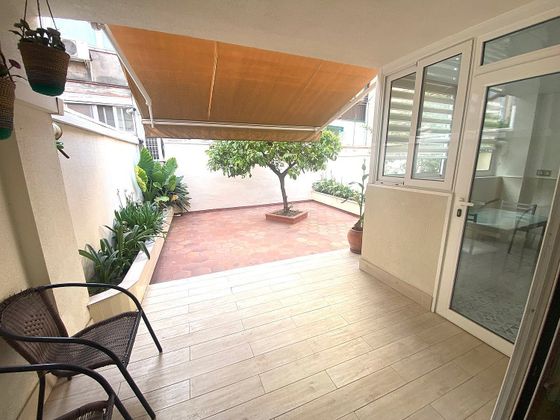 Foto 2 de Casa en venta en Centre - Cornellà de Llobregat de 4 habitaciones con terraza y jardín