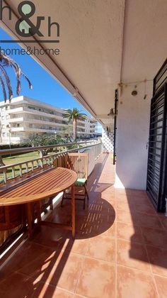Foto 2 de Venta de piso en Vilafortuny - Cap de Sant Pere de 4 habitaciones con terraza y garaje