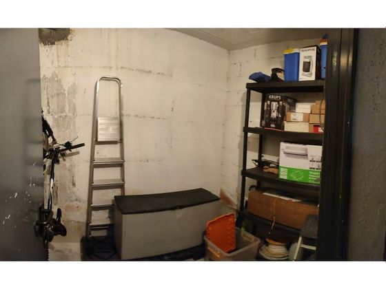 Foto 2 de Garaje en venta en Canovelles de 12 m²