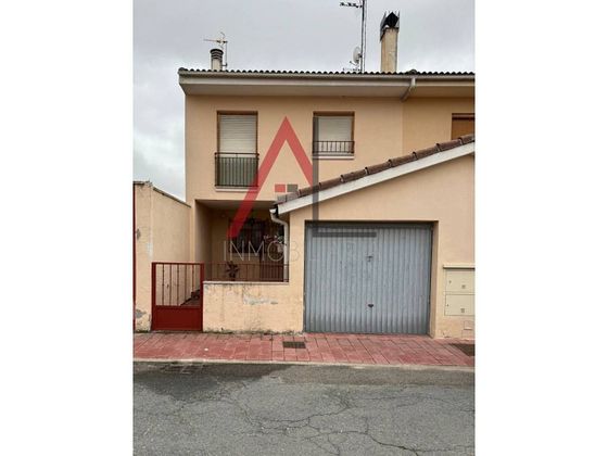 Foto 1 de Casa en venda a calle Rosario de 4 habitacions amb terrassa i garatge