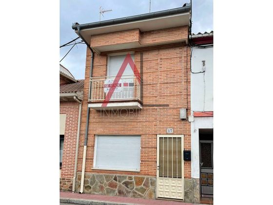 Foto 1 de Casa en venda a calle San Blas de 4 habitacions amb garatge i balcó