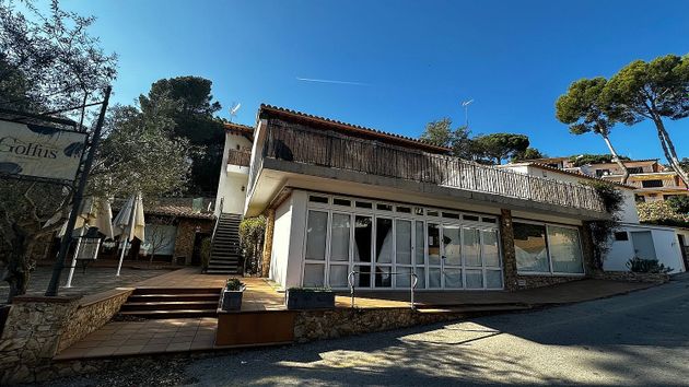 Foto 1 de Casa en venda a calle De Les Illes Balears de 8 habitacions amb terrassa i piscina