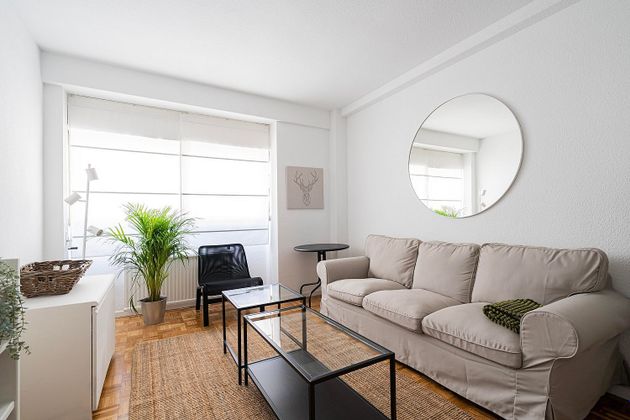 Foto 2 de Alquiler de piso en calle De Anastasio Aroca de 2 habitaciones con muebles y calefacción