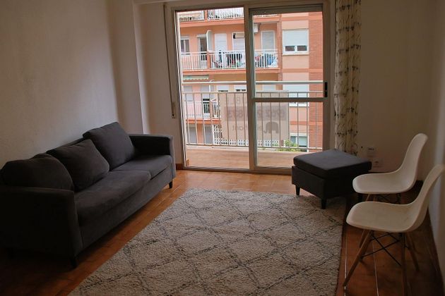 Foto 1 de Venta de piso en Natzaret de 3 habitaciones con terraza y balcón