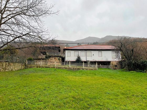 Foto 2 de Casa en venda a Belmonte de Miranda de 9 habitacions amb terrassa i jardí