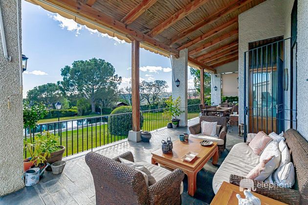 Foto 2 de Xalet en venda a Los Peñascales de 6 habitacions amb terrassa i piscina