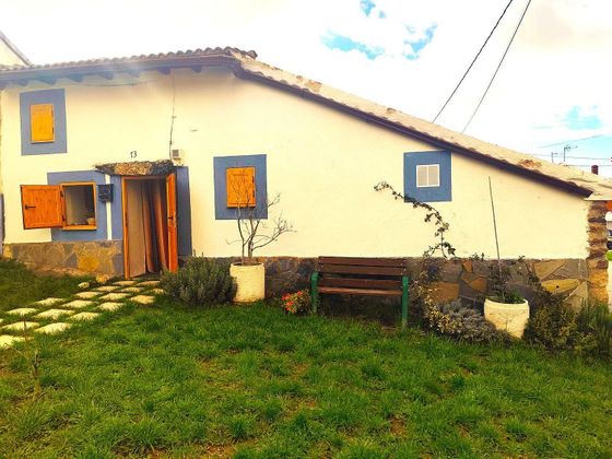 Foto 2 de Casa en venta en Cerezo de Arriba de 2 habitaciones con jardín y calefacción