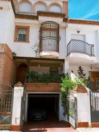 Foto 1 de Venta de casa en Cenes de la Vega de 5 habitaciones con terraza y piscina