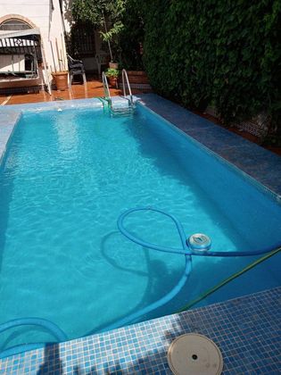 Foto 2 de Casa en venda a Cenes de la Vega de 5 habitacions amb terrassa i piscina