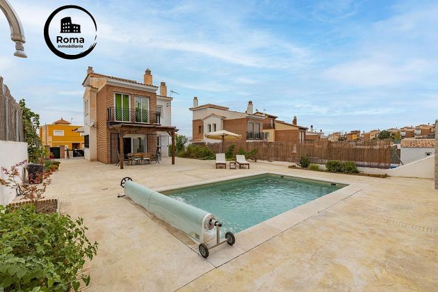 Foto 1 de Xalet en venda a Dílar de 3 habitacions amb terrassa i piscina
