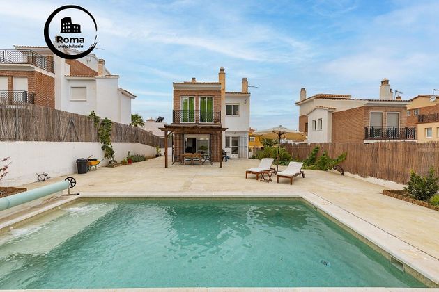 Foto 2 de Chalet en venta en Dílar de 3 habitaciones con terraza y piscina
