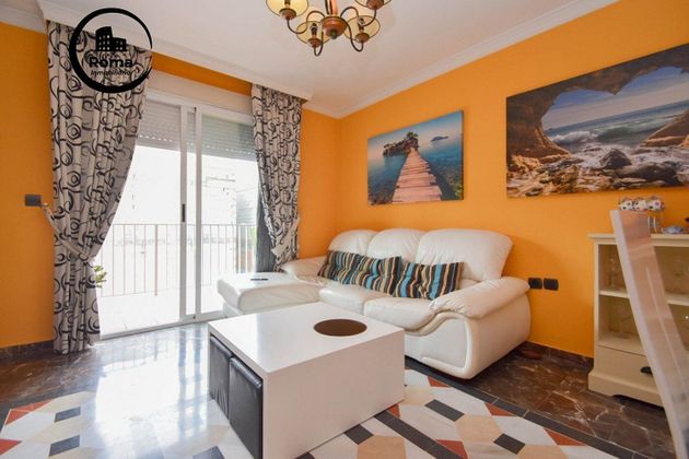 Foto 2 de Piso en venta en Albolote de 2 habitaciones con terraza y piscina