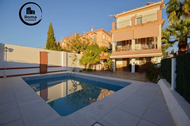 Foto 1 de Venta de chalet en Alhendín de 4 habitaciones con terraza y piscina
