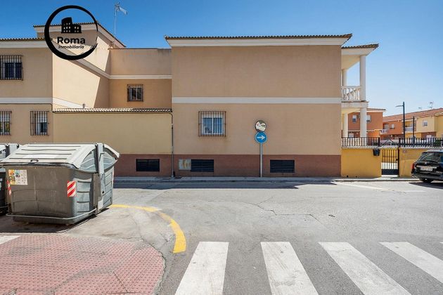 Foto 2 de Xalet en venda a Cúllar Vega de 9 habitacions amb terrassa i garatge