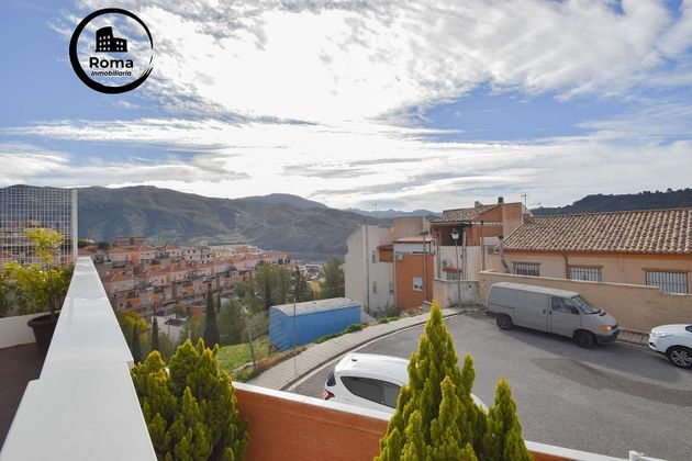 Foto 1 de Xalet en venda a Cenes de la Vega de 3 habitacions amb terrassa i piscina