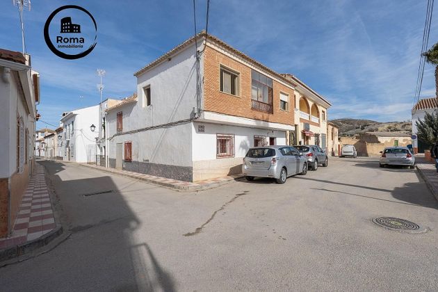 Foto 1 de Casa en venda a plaza De la Constitucion de 4 habitacions amb garatge i balcó