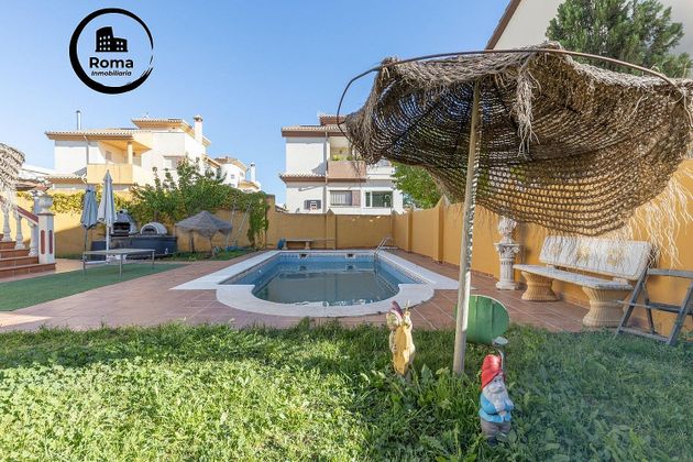 Foto 2 de Xalet en venda a Peligros de 4 habitacions amb terrassa i piscina