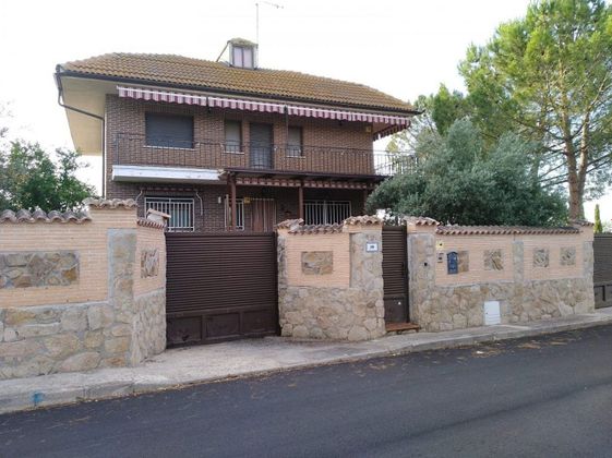 Foto 1 de Xalet en venda a Numancia de la Sagra de 6 habitacions amb terrassa i piscina