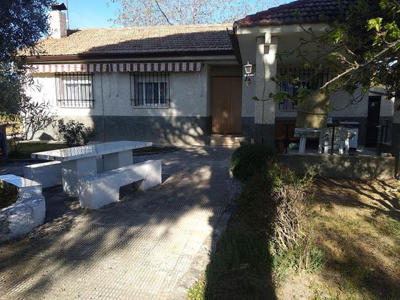 Foto 1 de Venta de casa rural en Yuncos de 3 habitaciones con piscina y garaje