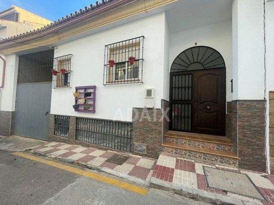 Foto 1 de Casa en venda a calle Higuera de 4 habitacions amb terrassa i garatge