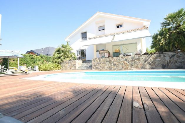 Foto 2 de Casa en venta en Campo Real de 6 habitaciones con terraza y piscina