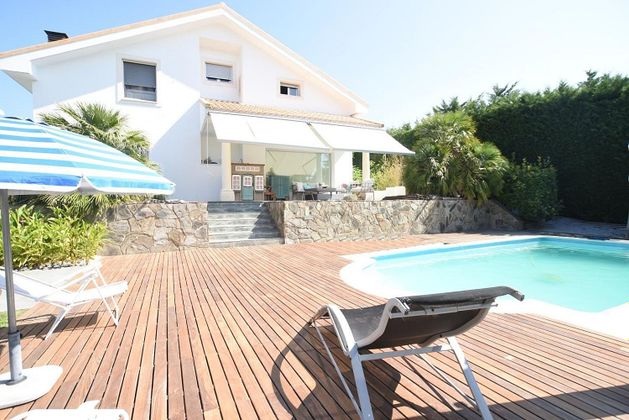 Foto 1 de Casa en venta en Campo Real de 6 habitaciones con terraza y piscina