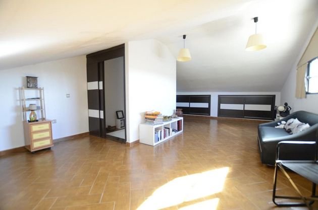 Foto 2 de Chalet en venta en Escalona de 3 habitaciones con terraza y piscina