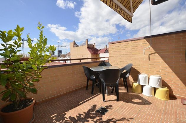 Foto 2 de Àtic en venda a Valdeacederas de 4 habitacions amb terrassa i garatge