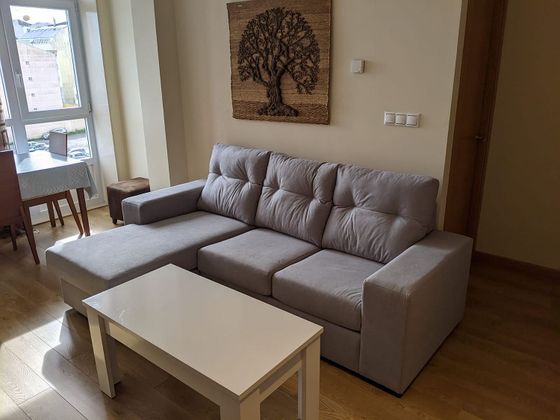 Foto 2 de Pis en venda a calle Rúa Castelao de 2 habitacions amb mobles i balcó